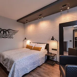 https://dream-apartments-rocknroll-one-bedroom.sofiahotelsbg.com
